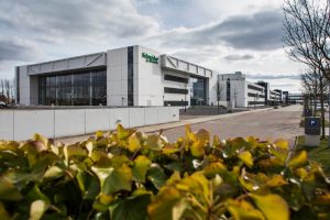Dette billede illustrere Ny standard för strömskydd i stora datacenter: Schneider Electric lanserar Galaxy VXL UPS