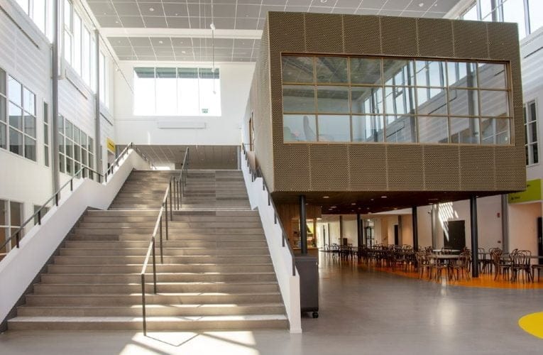 Smart belysning spar energi i hjärnsmart skola