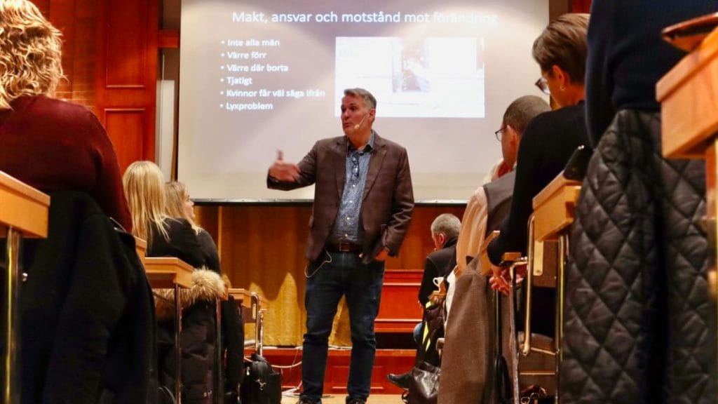 Dette billede illustrere Fullsatt seminarium om machokulturen i byggbranschen