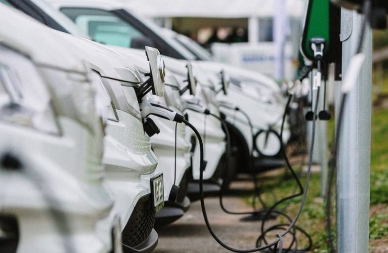 L&T laddar upp med eldriven fordonsflotta