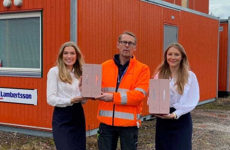 Lambertsson erbjuder gratis mensskydd på alla arbetsplatser