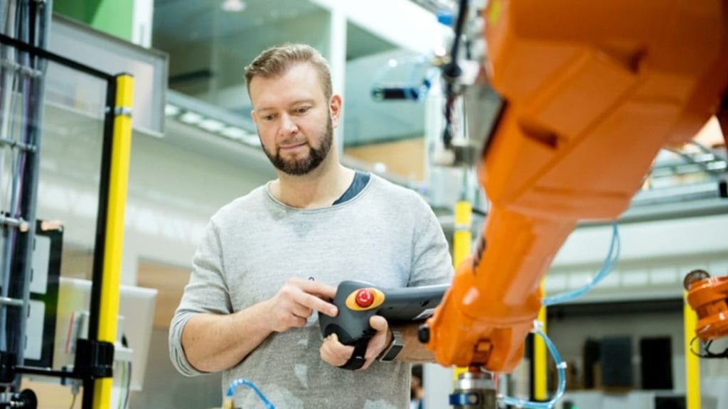 Dette billede illustrere Spetsutbildningar för hållbar omställning i industrin