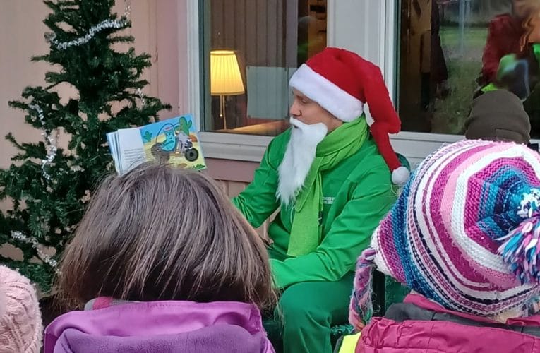 Energitomten besökte förskolan Gläntan i Fellingsbro