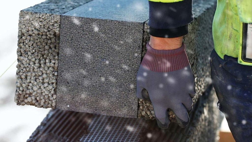 Dette billede illustrere Finja Betongs populära Mursystem Exakt utökas med nytt vinterbruk