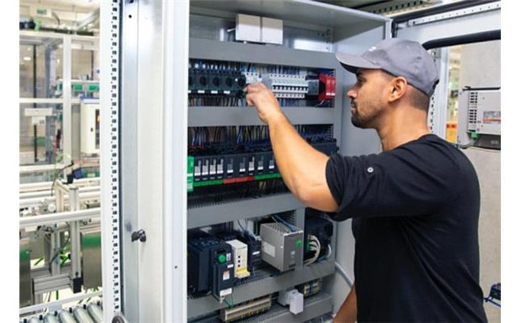 Dette billede illustrere Tillförlitlig strömförsörjning med nya kompakta nätaggregat från Schneider Electric