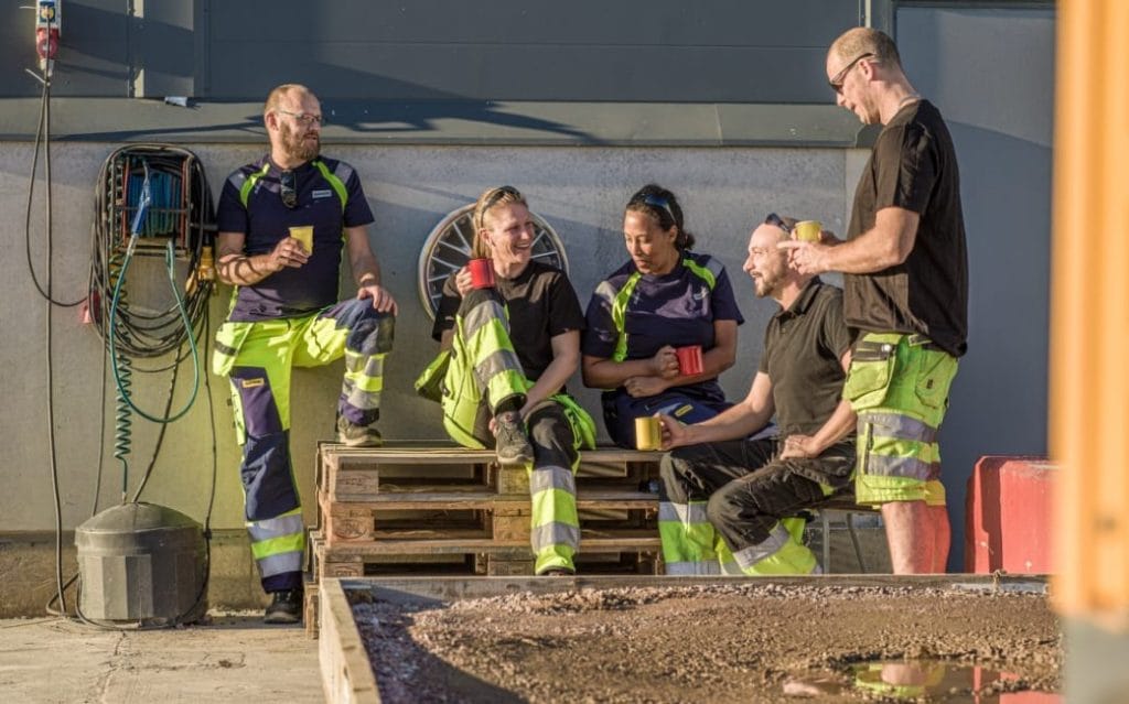 Dette billede illustrere Jämställda byggarbetsplatser ökar effektiviteten