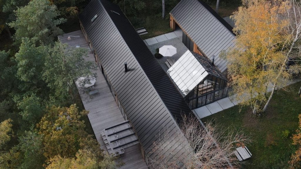 Dette billede illustrere Prisbelönt dansk arkitekt väljer Easy-Click takplåt från Areco