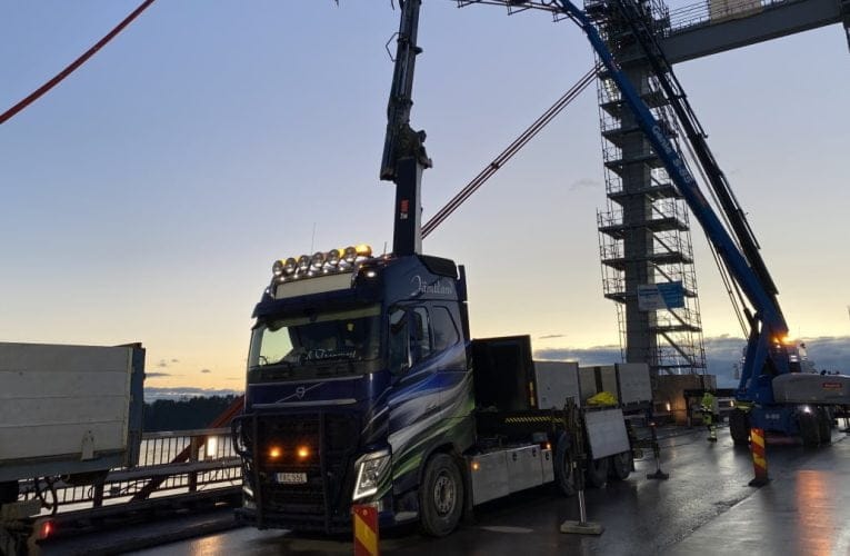 Små marginaler när Strömsundsbron får nya kablar