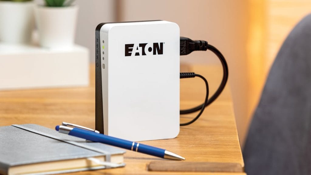 Dette billede illustrere Eaton 3S Mini skyddar ditt smarta hem från mindre strömavbrott