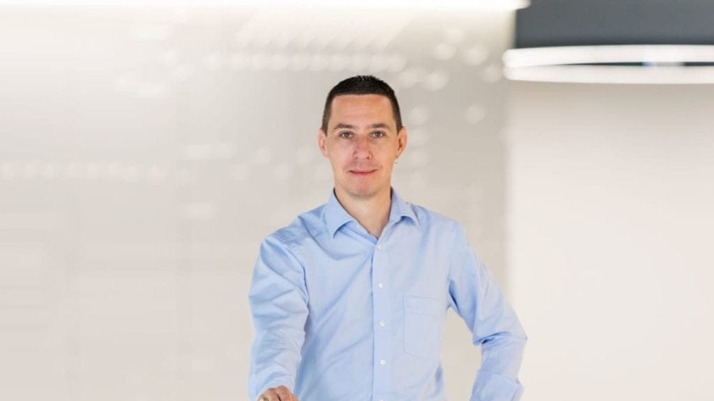 Dette billede illustrere B&R:s nya e-mobility expert tar sikte på batteriproduktion