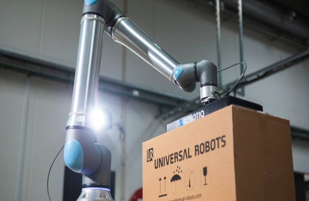 Dette billede illustrere Universal Robots revolutionerar cobotvärlden  -Lanserar en helt ny industriell cobot