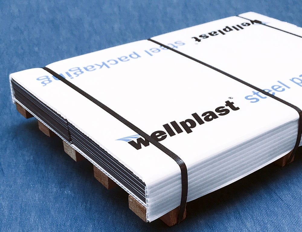 Dette billede illustrere Wellplast – Fuktskyddande emballage för plan och korrugerad plåt