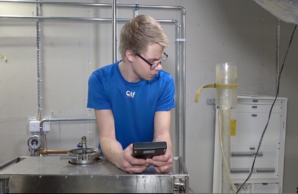 Dette billede illustrere Största och avgörande skillnaderna mellan QTF:s avgasningstjänst och en avgasare från en produktsäljare