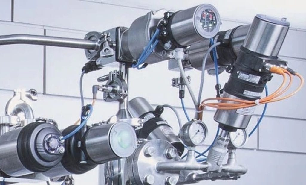 Dette billede illustrere Bürkerts lösningar för framgångsrik Clean-in-Place (CIP)