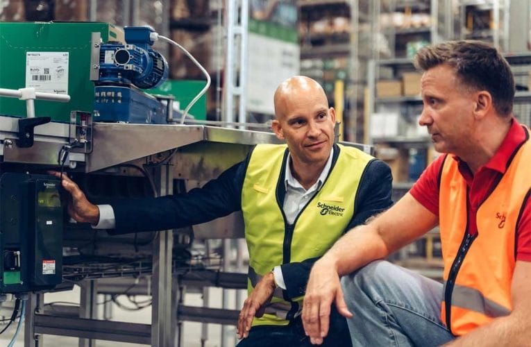 Schneider Electric väljer Karlskoga Automation som sin första Industry Service Partner i Sverige