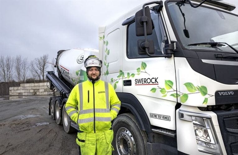 Swerock bidrar till minskad klimatpåverkan med helelektrisk betongbil i Skåne