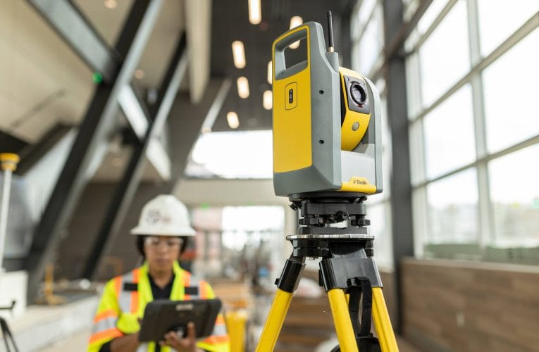 BuildingPoint Sweden visar nya totalstationen Trimble Ri