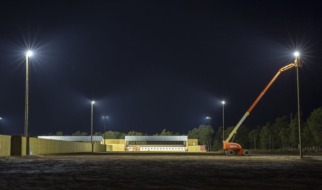 Dette billede illustrere Gotlands regemente laddar om – ny skjutbana med belysning från Cardi