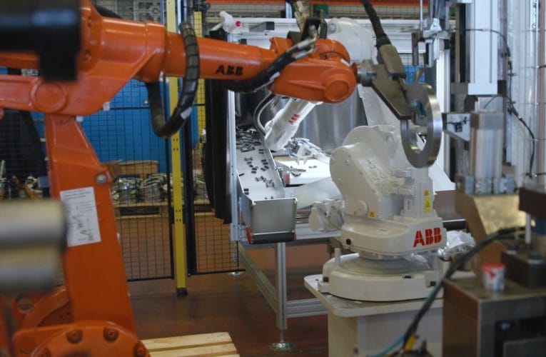 Unik robotlösning effektiviserar produktionen hos Joma