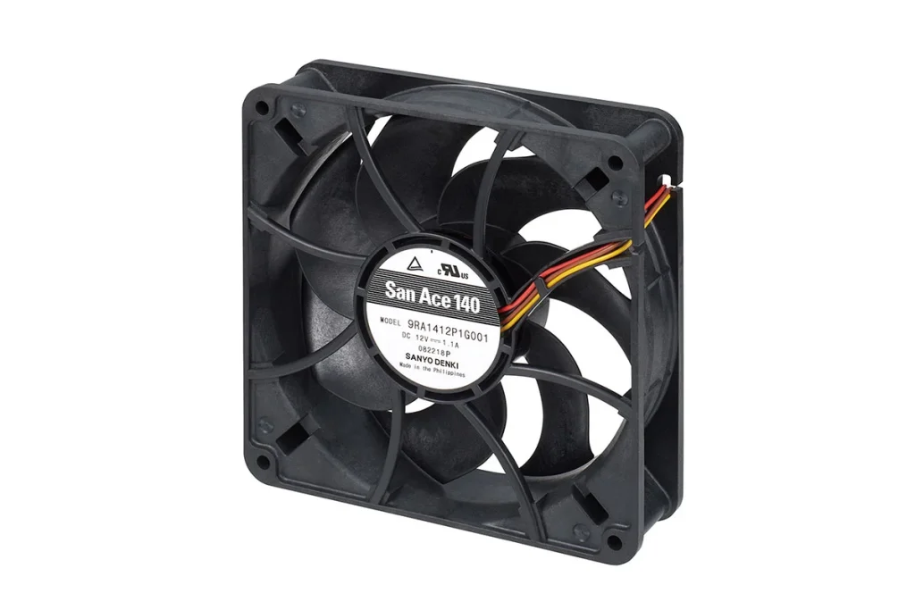Nu kan vi presentera ytterligare ett tillskott i den nya breddserien 9RA från Sanyo Denki - 9RA1412H1001 i storlek 140x140x38mm.