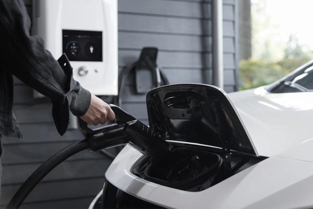 Snabbladdare för EV använder DC-spänning med hög effekt för att ladda batteriet mycket snabbare än vanliga laddare, så kallat OBC