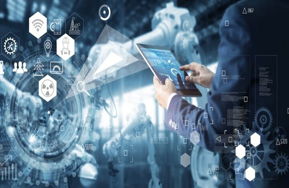 Med den nya DaUM mjukvaran fr¨n Phoenix Contact baserad på OPC UA, är det nu möjligt att styra och uppdatera automationsenheter helt fabrikatsoberoende.