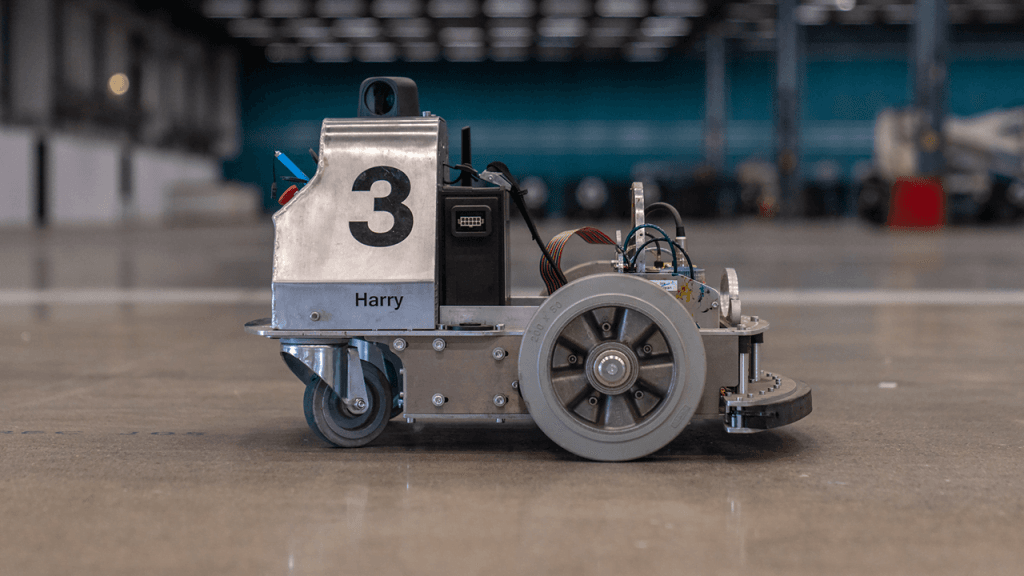 dag har Stockholmsmässan tre robotplotters som har blivit döpta till Harry, Hagrid och Hanna.