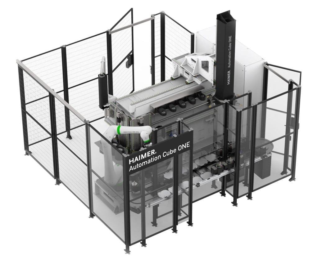Den nya HAIMER Automation Cube One med Siemens Sinumerik One-styrning, som kan krympa ett verktyg på 60 sekunder, mäta det och överföra data till maskinen och databaser, är en massiv robotcell för 24/7-drift. Framför allt tillhandahöll projektpartnern Siemens fullständig, snabb och mycket kompetent support, så att projektet kunde genomföras på rekordtiden. När det gäller spindelgränssnittet kan den nya cellen hantera upp till tre olika gränssnitt samtidigt, och upp till elva axlar hanterar detaljerna.