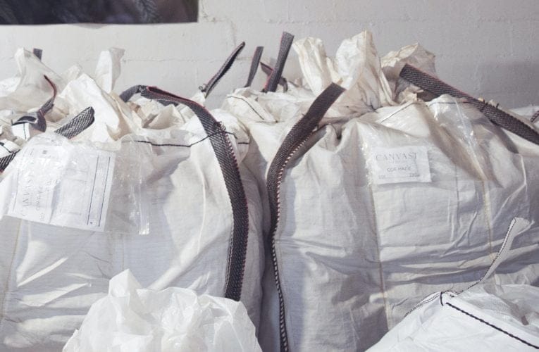 Plaståtervinning i slutet kretslopp ger minst klimatpåverkan