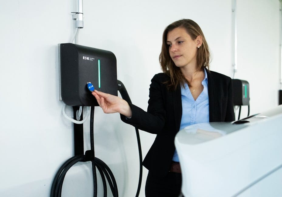 Eaton är ett intelligent energihanteringsföretag som verkar för att förbättra livskvaliteten och miljön för människor globalt