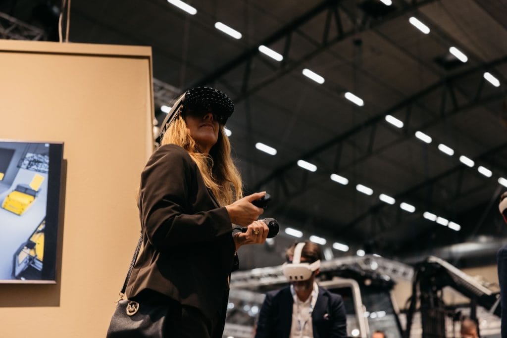 Flowtropolis var en av utställarna på Tech Arena, där de bland annat visade hur XR-teknologi kan användas för att lösa utmaningar inom den tunga industrin