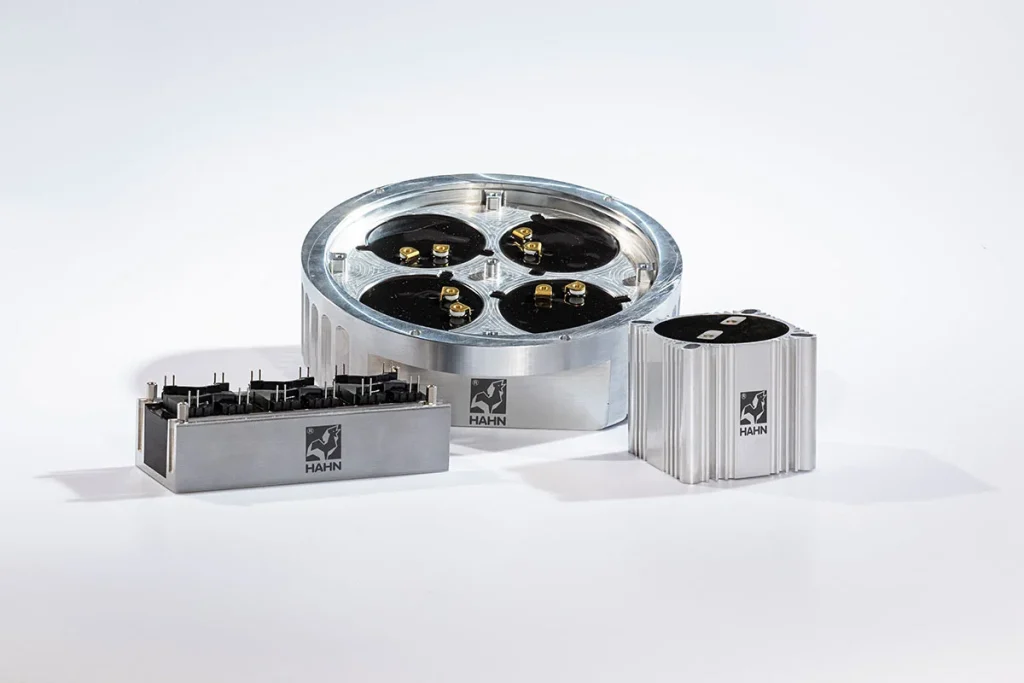 Det är viktigt att notera att interleaved design är främst fördelaktigt inom kraftomvandling och liknande applikationer där höga strömmar skapar följdproblem och där temperaturen är en kritisk faktor.