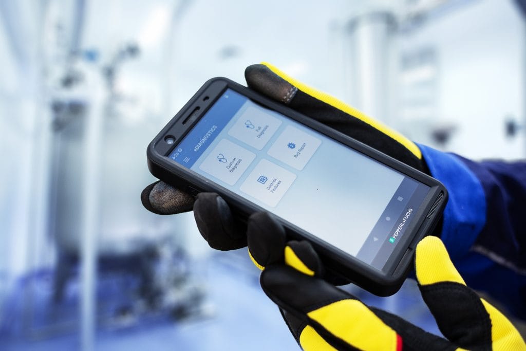 Med den egensäkra SmartEx 03 presenterar Pepperl+Fuchs sin första 5G och WiFi-6 kompatibla smarttelefon. För flexibel användning i offentliga och privata nätverk har företag och användare nu en smarttelefon som möjliggör och optimerar alla digitala användningsscenarier, även i tuffa miljöer.