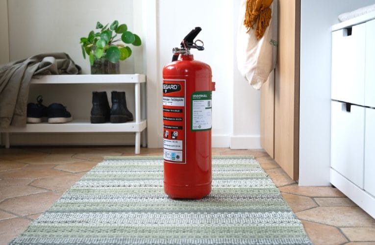 Housegard ger brandsläckare nytt liv genom hållbarhetsprojektet ReUse