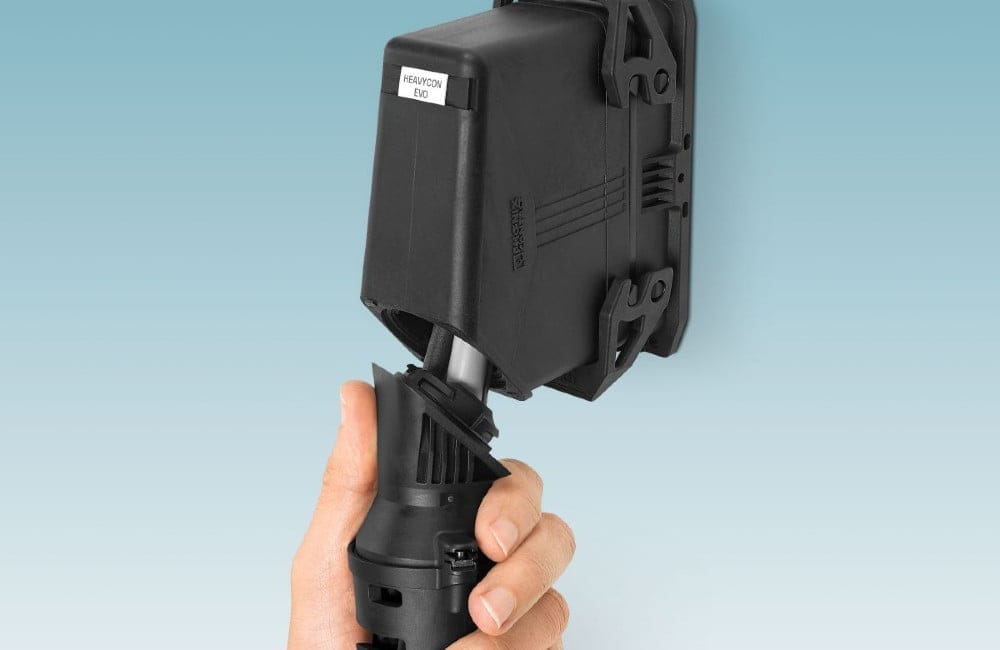 Vi åtar oss tekniska förändringar och deras associerade samhällsförändringar. Med nära 100 års erfarenhet i maskinbyggnation och automation arbetar vi redan idag med morgondagens intelligenta produktion