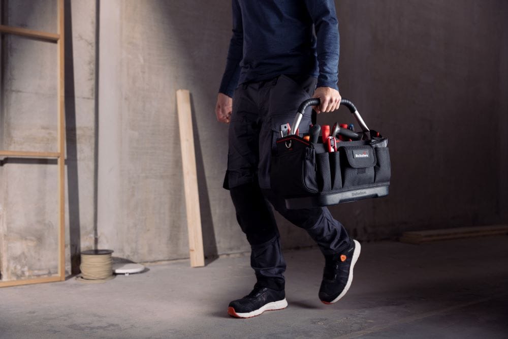 "Fokus under designprocessen har legat på ergonomi, organisation och tillgänglighet, vi vill göra det enkelt att hitta, bära och organisera sina verktyg" fortsätter Johan Wijkmark.