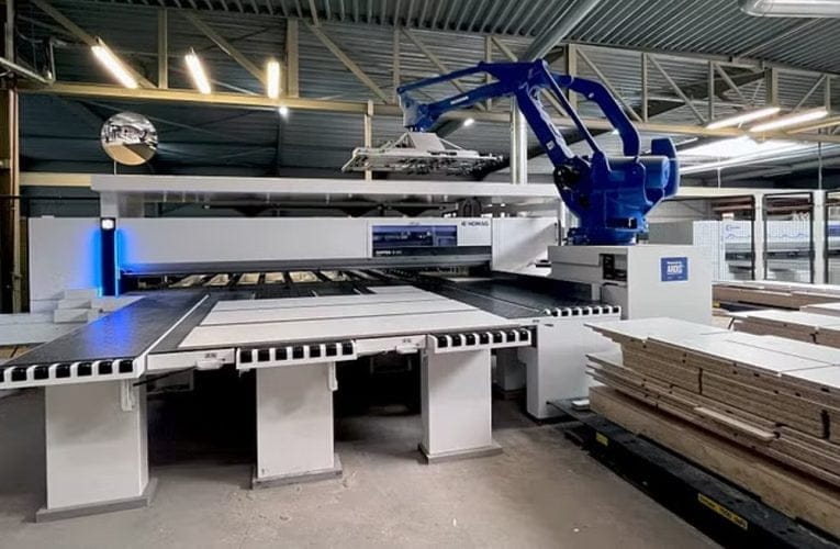 Snickeri 4.0 – Robotar och sågar tar hand om nattskiftet
