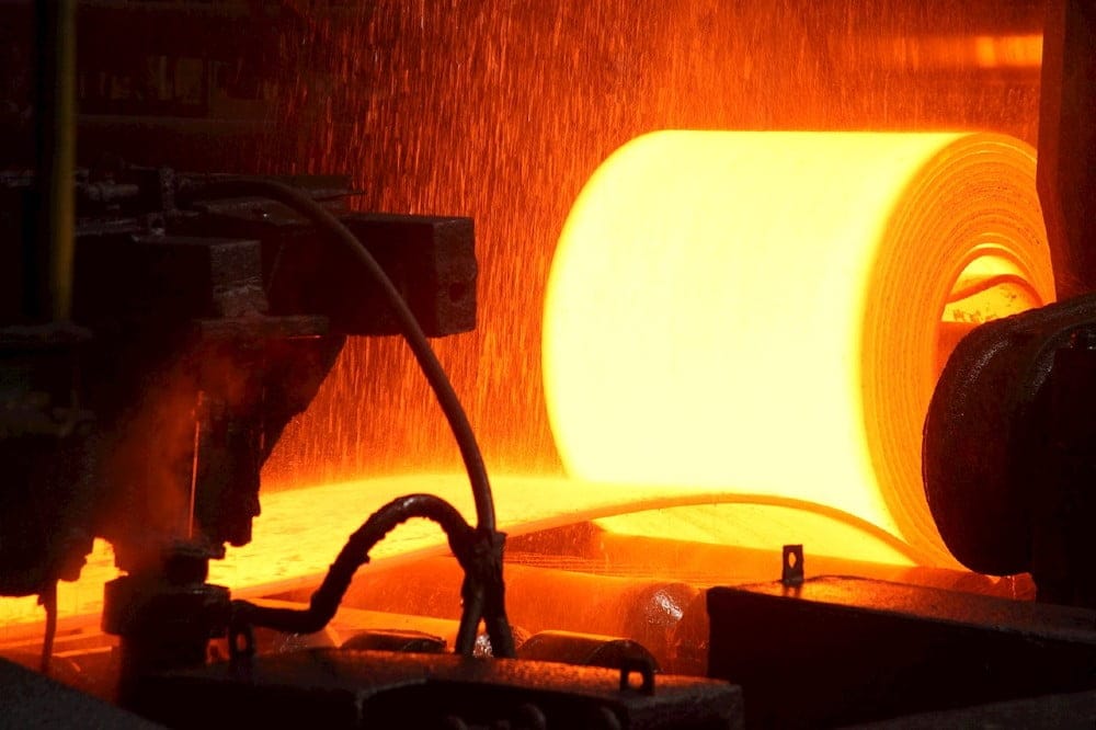 ABB levererar automations- och elektrifieringslösningar, frekvensomriktare och motorer till SSAB:s reinvestering i varmvalsverket i Borlänge