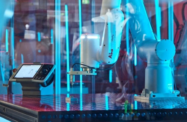 ABB lanserar banbrytande ’Ultra Accuracy’ för GoFa™-cobotar