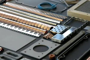 Dette billede illustrere OEM Electronics – Effektiva lösningar för EMI-skärmning och termiska material