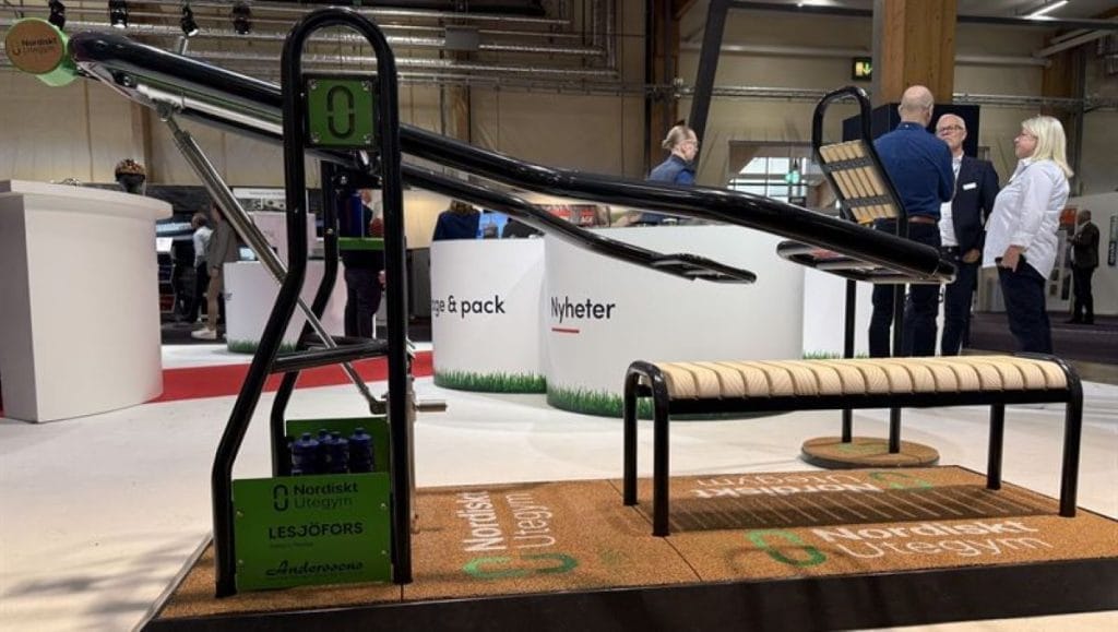 Dette billede illustrere Nyskapande och hållbar Nitrospring-gasfjäder i utegym stärker folkhälsan