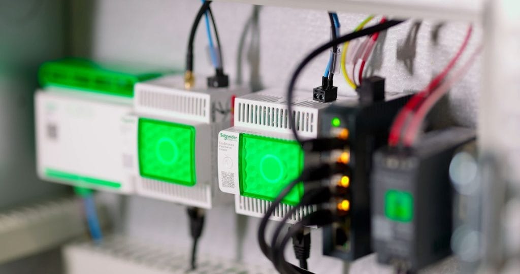 Snabbt installerad och lätt att konfigurera tack vare integrerade webbplatser: Panel Server från Schneider Electric. Fotokälla: Schneider Electric GmbH