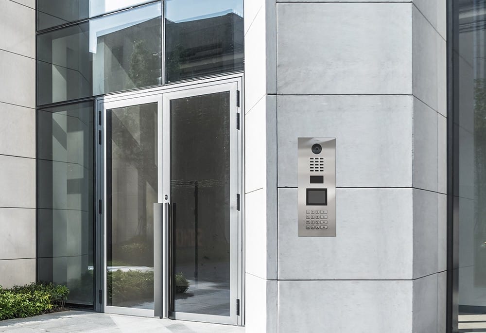 ASSA ABLOY lanserar DoorBird – en ny serie porttelefoner med videofunktion och molnbaserad mjukvara