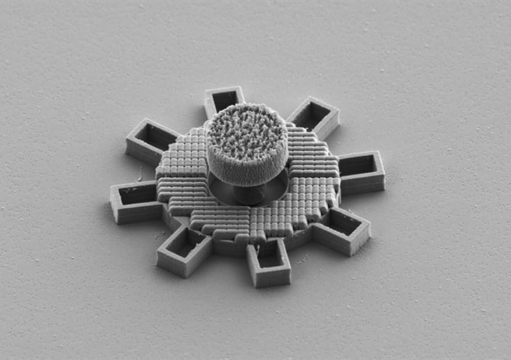 Forskare vid Göteborgs universitet har konstruerat ljusdrivna kugghjul i mikrometerskala. Detta öppnar vägen för historiens minsta mikrochip-motorer som ryms inuti ett hårstrå.
