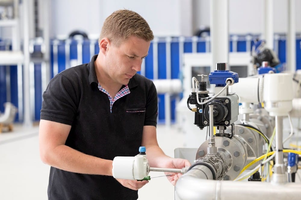 NINVA använder rörledningarnas yttemperatur för att härleda processtemperaturen.