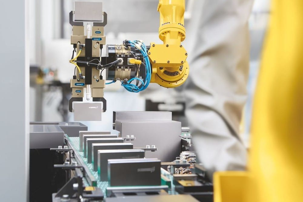 Flexibel hantering av arbetsstycken med hjälp av robotar