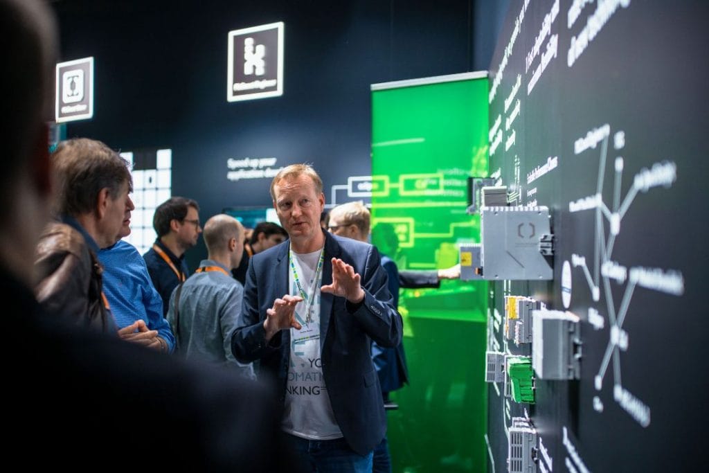 Dette billede illustrere Phoenix Contact på SPS 2025 – Automatisering för en hållbar, säker och uppkopplad framtid