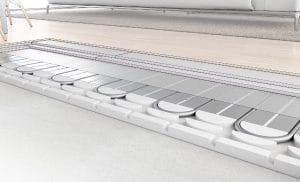 Ett golvvärmesystem uppbyggt med TECEfloor PE-RT-rör och EPS-skivor producerade med massbalansmetoden (BMB), där biobaserat innehåll ersätter fossila råvaror och bidrar till minskad klimatpåverkan.