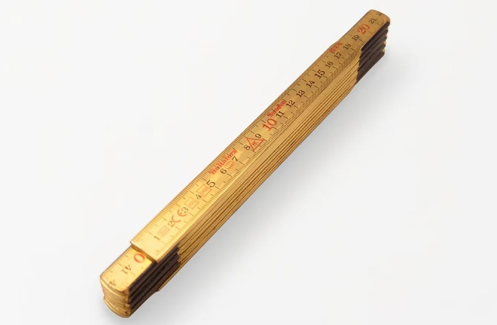 Byggbranschens dyraste tumstock? Hultafors presenterar förgylld klassiker