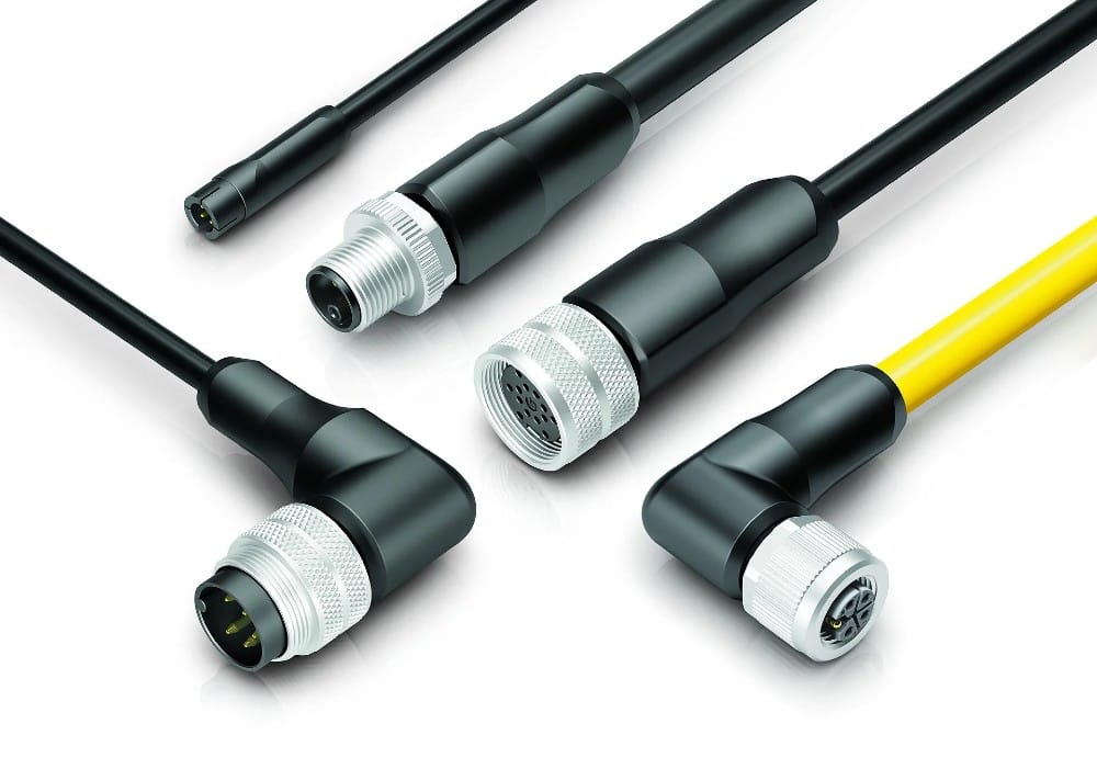 Kabelkontakter med triangulär övergjutning